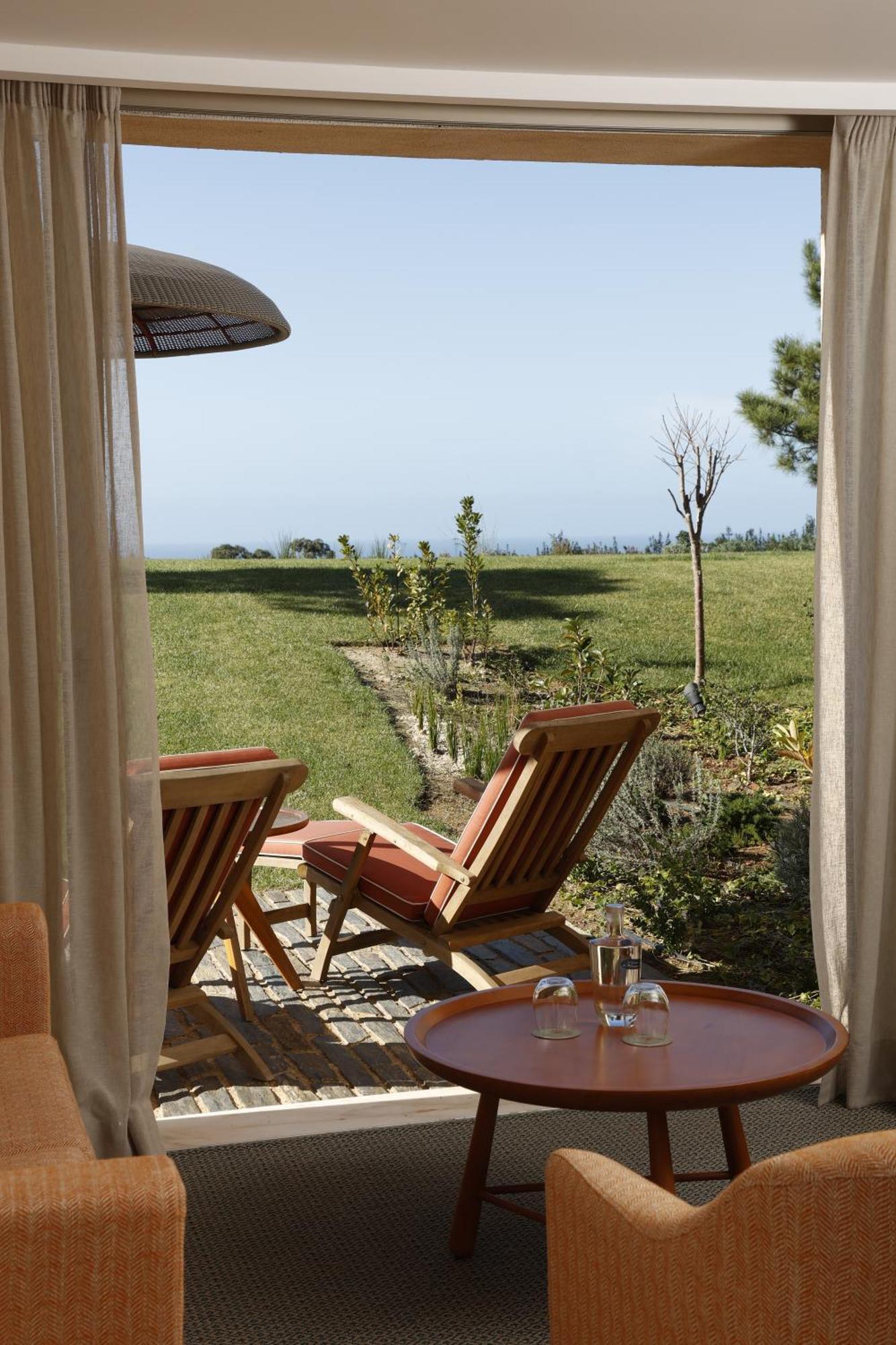 אלג'זור Praia Do Canal Nature Retreat - Small Luxury Hotels Of The World מראה חיצוני תמונה View from a room at the hotel