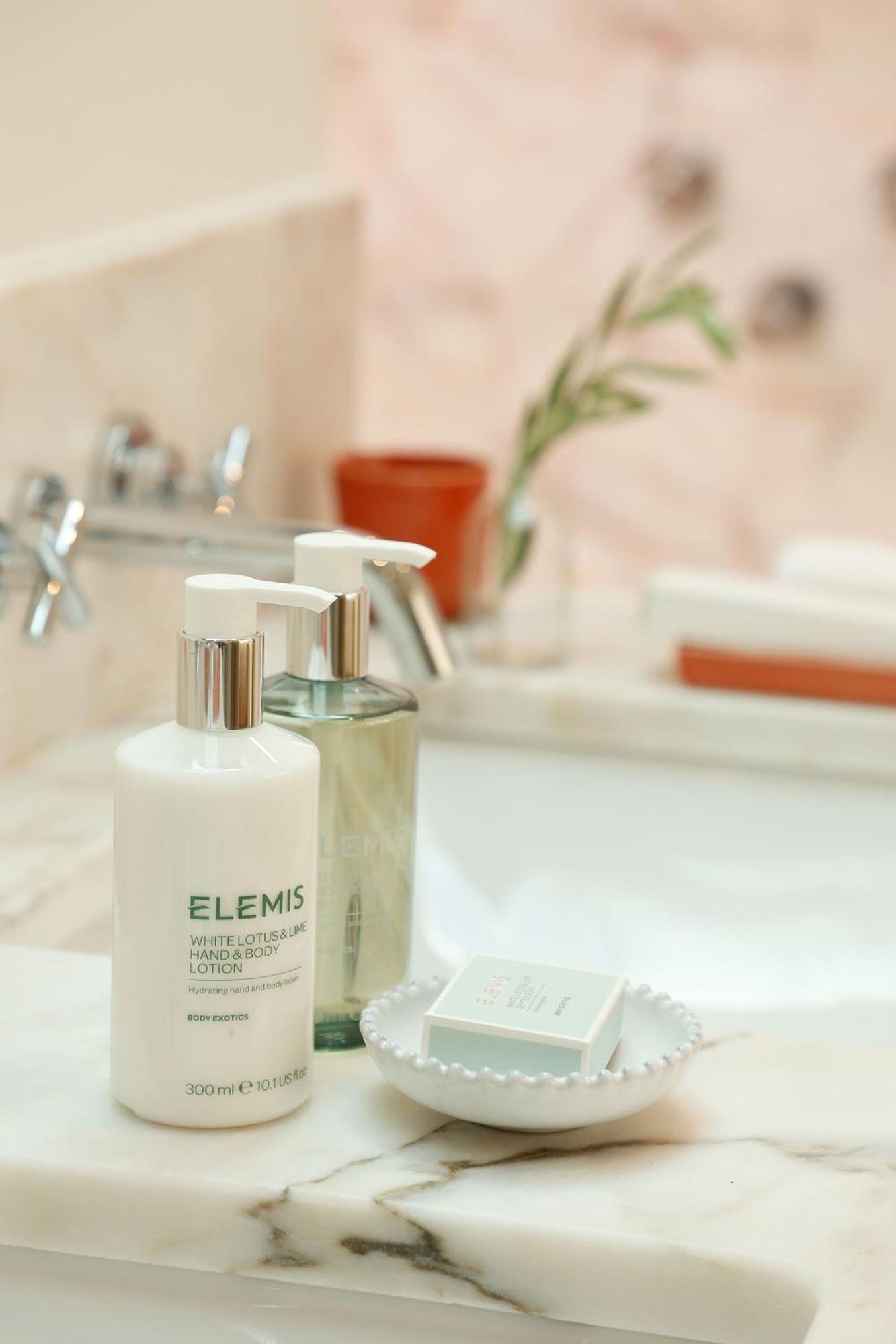 אלג'זור Praia Do Canal Nature Retreat - Small Luxury Hotels Of The World מראה חיצוני תמונה Elemis products